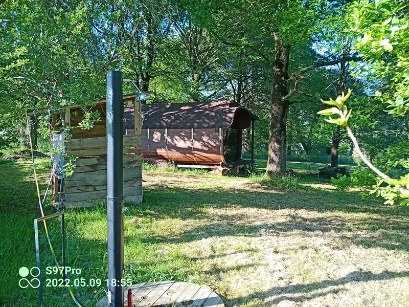 Magnifique chalet en bois perdu dans la campagne.